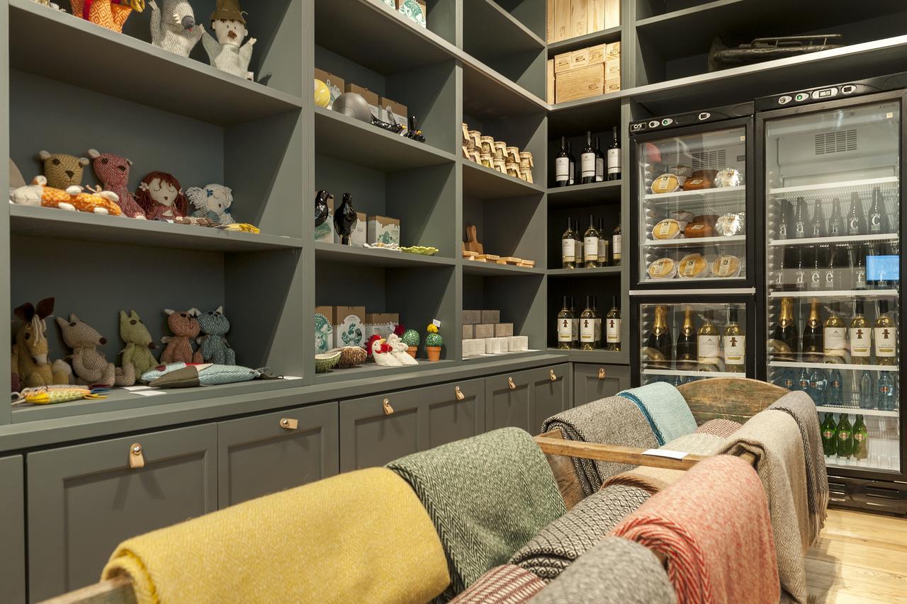 Lisbon Cheese & Wine Suites Bagian luar foto
